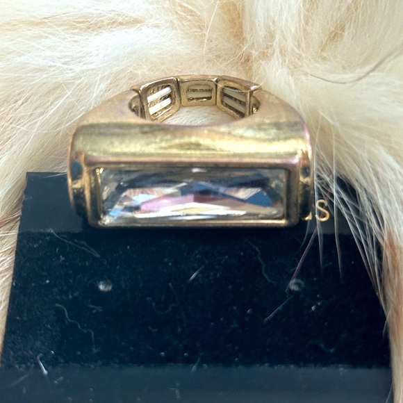 Gold tone ring with faux diamond - Picture 2 of 2